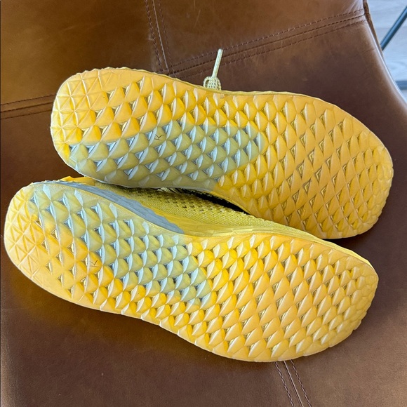 NOBULL Sunburst Knit Sneakers yellow Sz 9.5 - Picture 9 of 10